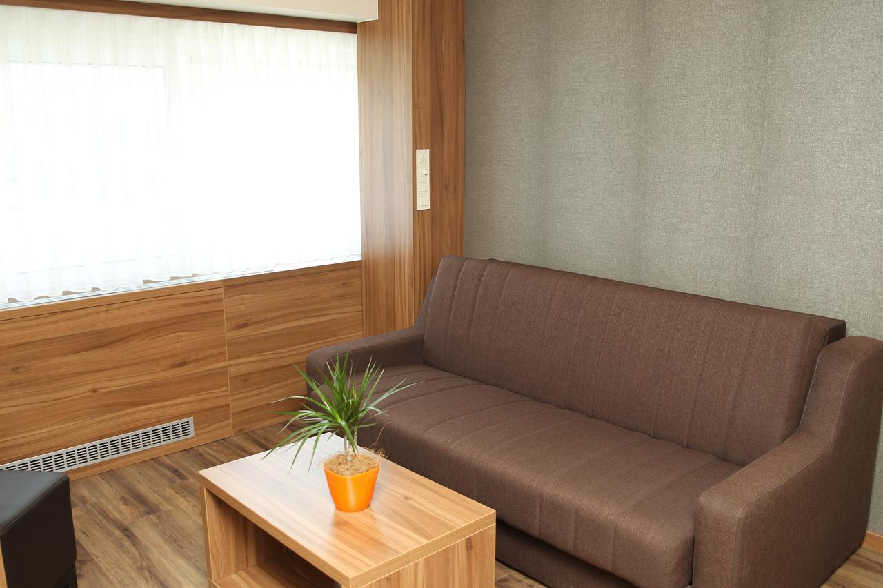 Hotel Pomaranca Птуй Екстериор снимка